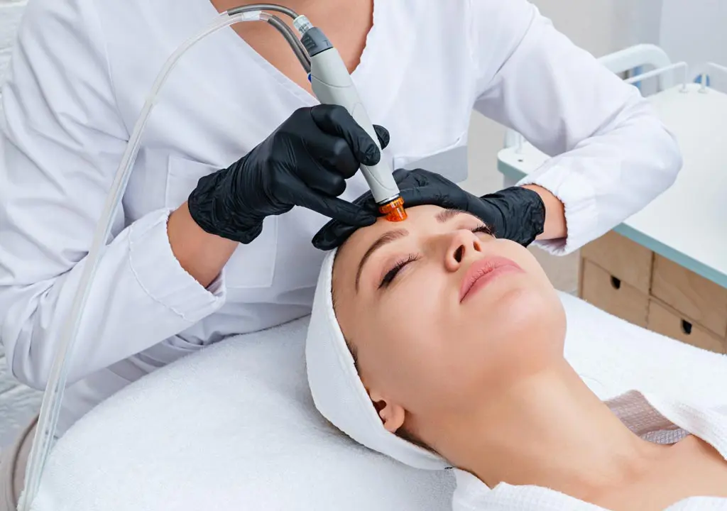 face-skin-care-cosmetology-clinic-vacuum-cleaning.jpg