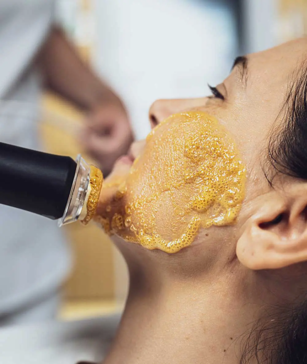 oxygeneo-glam-treatment-at-VS-MedSpa.jpeg